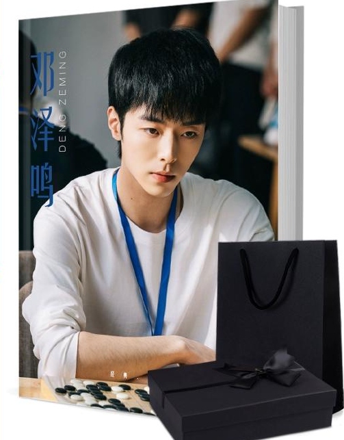 邓泽鸣写真集1冊 A4ポスター4枚 しおり4枚 LOMOカード10枚