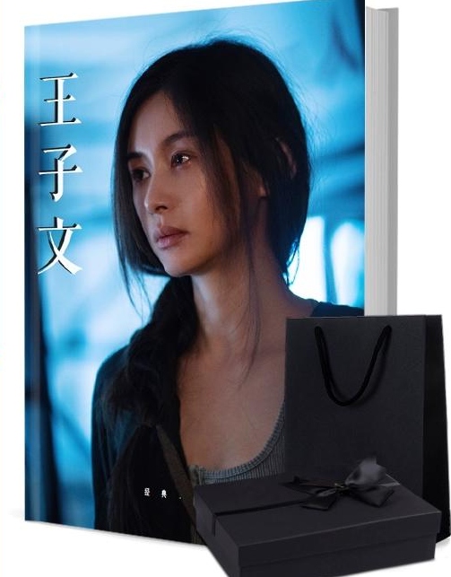 王子文（ワン・ズーウェン） 写真集1冊 A4ポスター4枚 しおり4枚 LOMOカード10枚