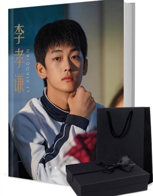 李孝谦（リー・シャオチェン） 写真集1冊 A4ポスター4枚 しおり4枚 LOMOカード10枚