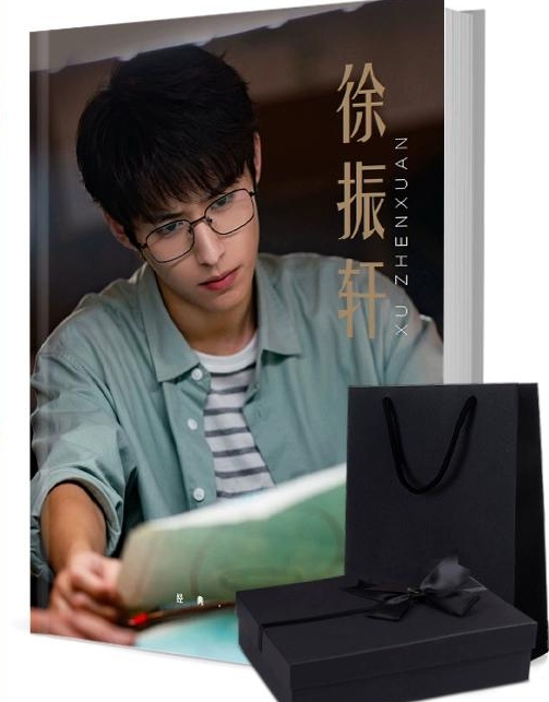 徐振轩（シュウ・シンケン） 写真集1冊 A4ポスター4枚 しおり4枚 LOMOカード10枚