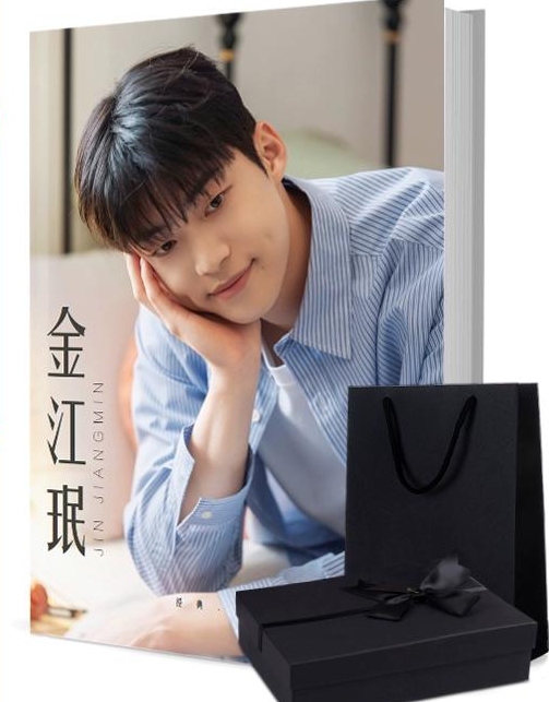 キム・ガンミン 写真集1冊 A4ポスター4枚 しおり4枚 LOMOカード10枚