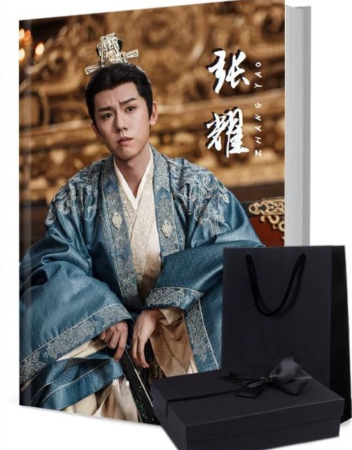 ジャン・ヤオ（張耀） 写真集1冊 A4ポスター4枚 しおり4枚 LOMOカード10枚